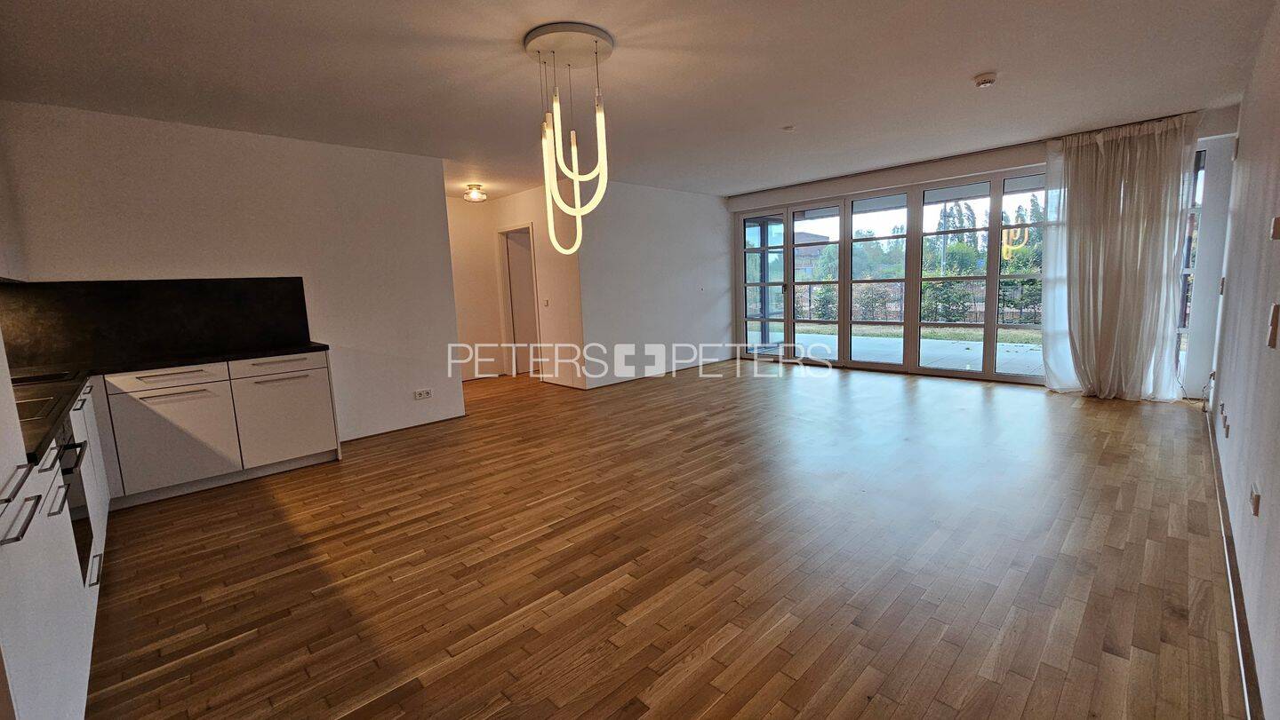 + Großzügig, direkt am Wasser und mit Einbauküche +, 28217 Bremen (Handelshäfen Steffensweg Utbremen Westend)