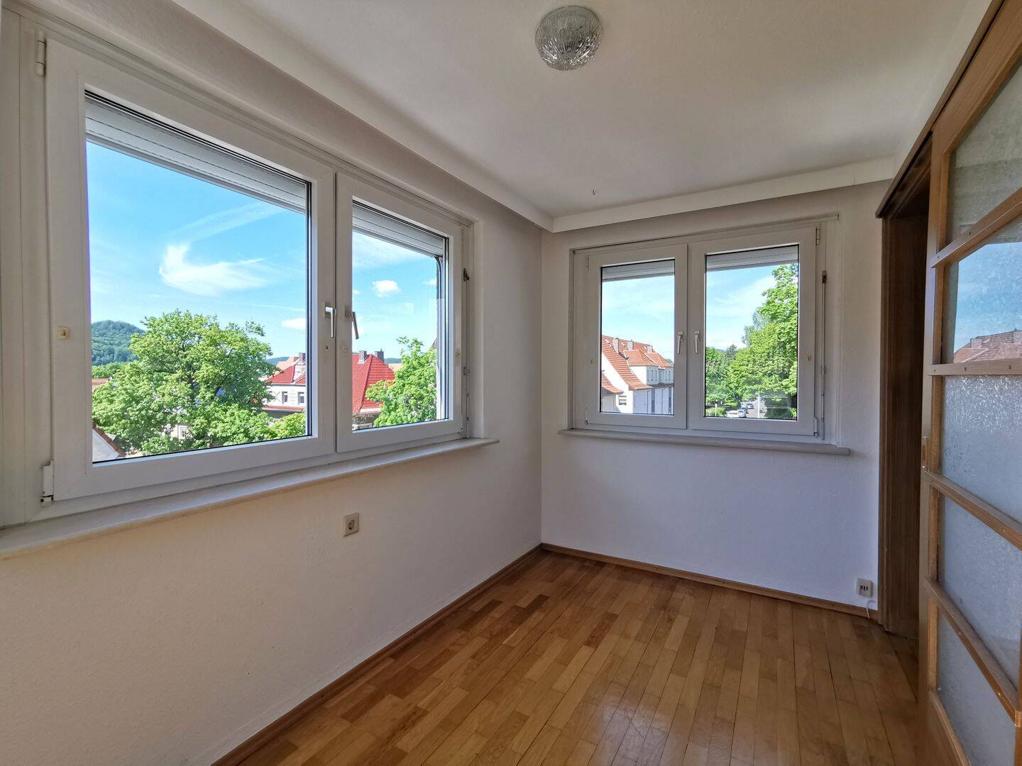 NEUER Festpreis!!! * 3 Zimmer mit Kamin, Wintergarten & Ausbaupotenzial, 99817 Eisenach