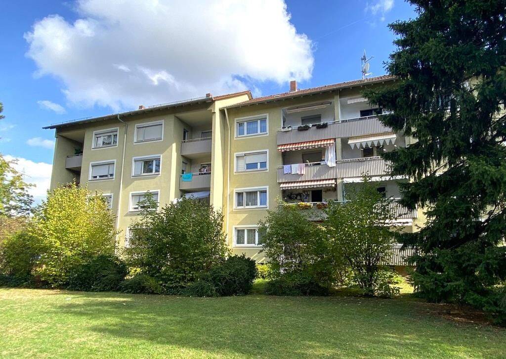 Attraktives Entwicklungspotenzial: Provisionsfreie Eigentumswohnung in gefragter Lage, 65933 Frankfurt am Main (Griesheim)