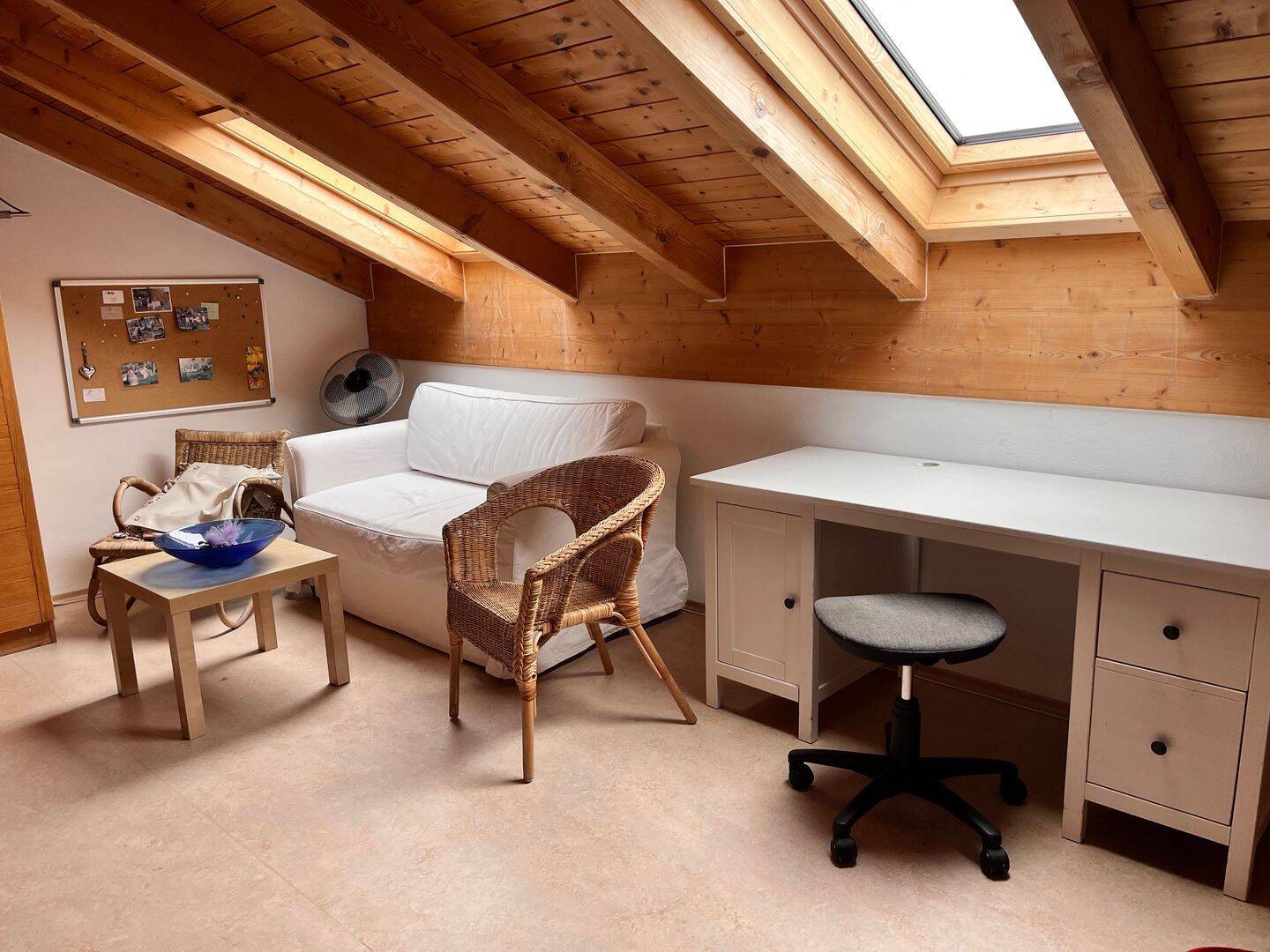 möbliertes Zimmer an Student:innen oder Auszubildende/Schüler:innen, 83607 Holzkirchen