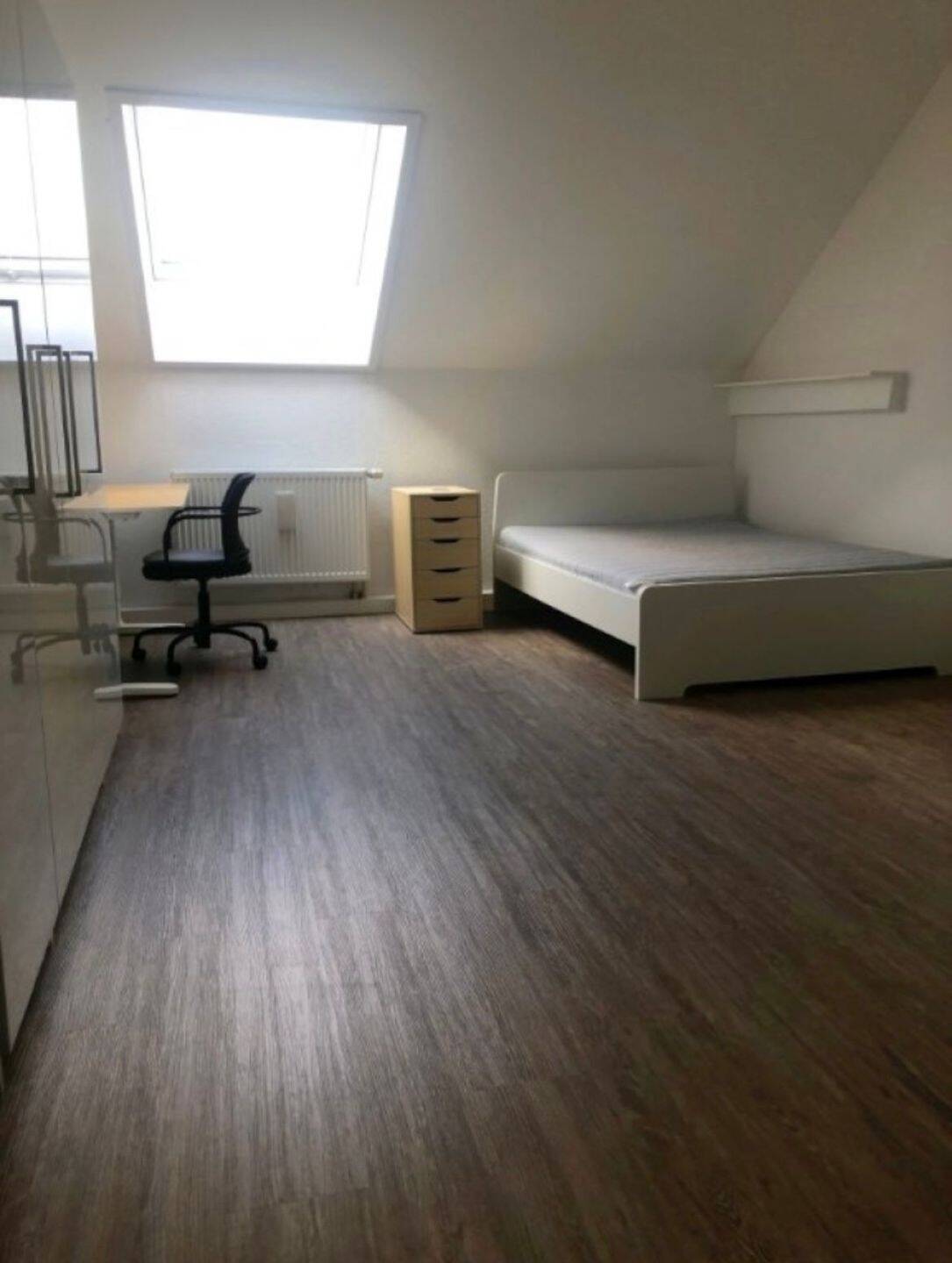BEAUTIFUL ROOM IN THE HEART OF METZINGEN – €600 ALL INCLUSIVE, 72555 Metzingen