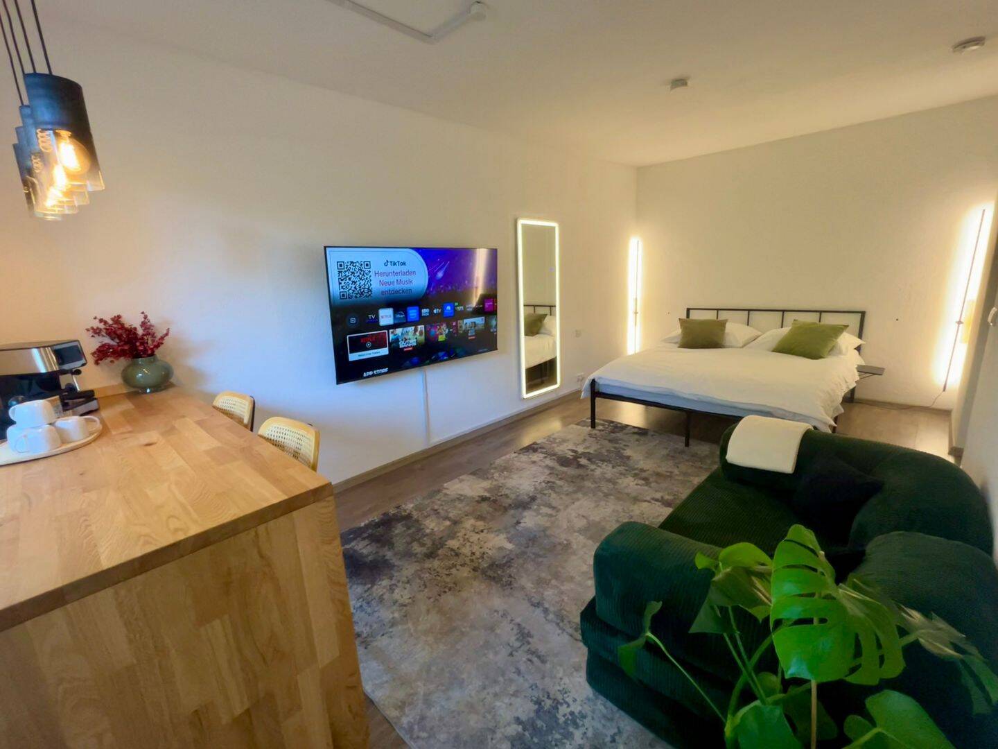 1-Zimmer-Smart-Studio (35 m²) mit Balkon – voll möbliert & bezugsfertig! Nähe HTW Saar, 66117 Saarbrücken