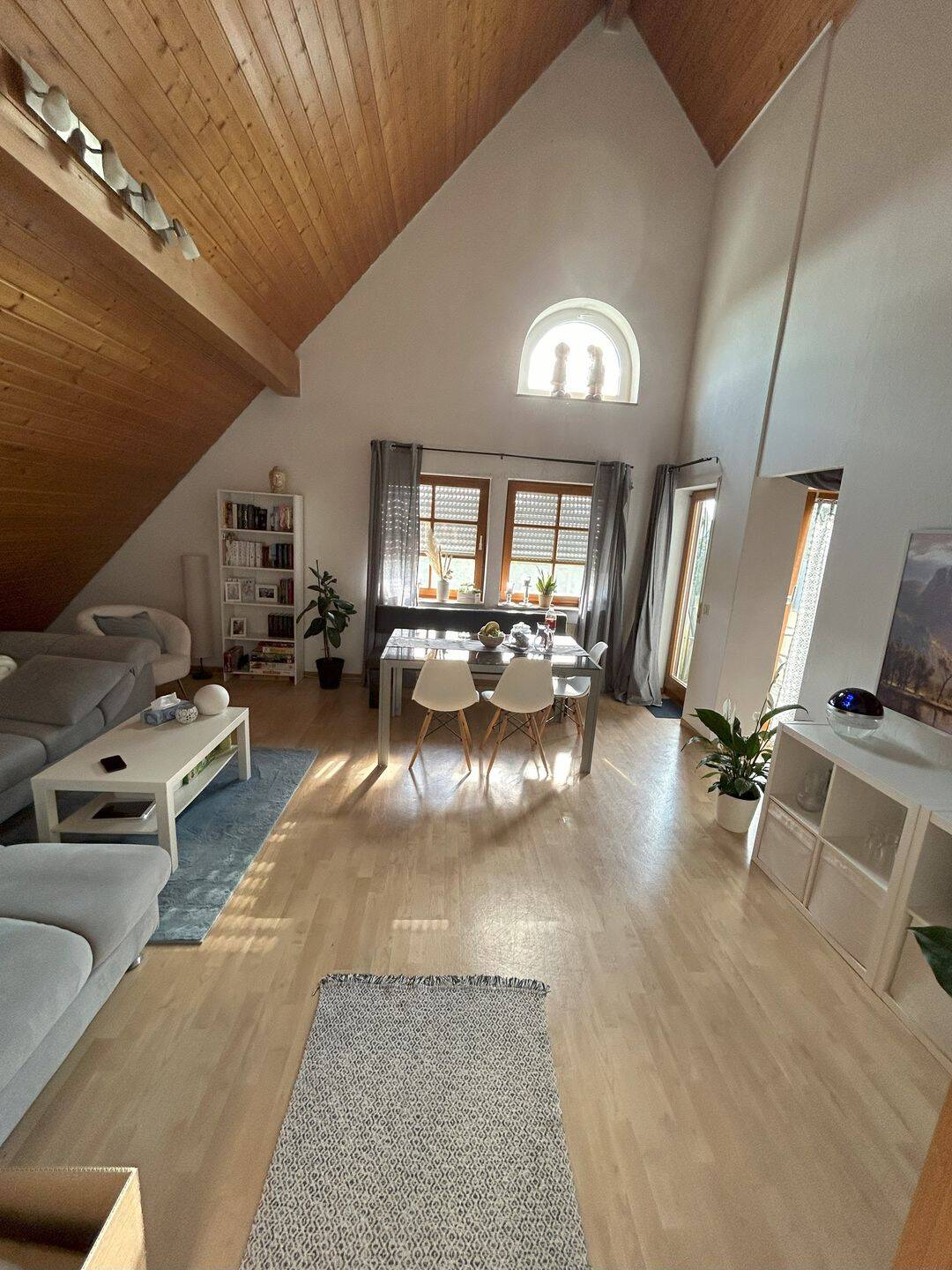 Helle, loftartige 2/3-Zimmer-Wohnung mit Balkon & Einbauküche in Dornstetten, 72280 Dornstetten
