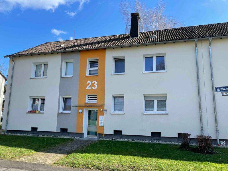 Preisgünstige und individuelle 2,5-Zimmer-Wohnung mit großem Balkon, 44339 Dortmund