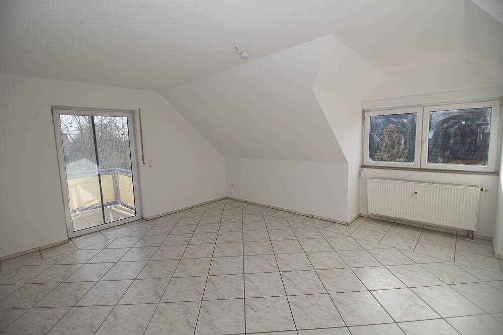 helle 4 Zimmer Wohnung mit Balkon, 63801 Kleinostheim