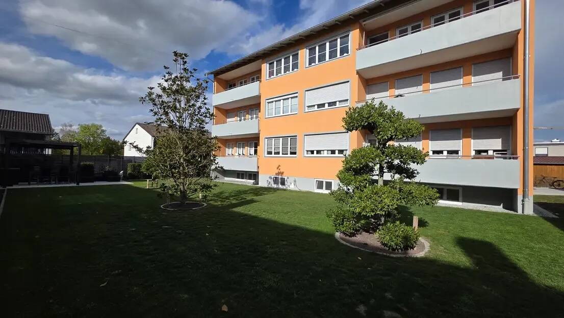 Eggenfelden-Gern: Vollrenovierte 3-Zimmer-Wohnung mit Einbauküche, Balkon, Kellerraum und Garage, 84307 Eggenfelden