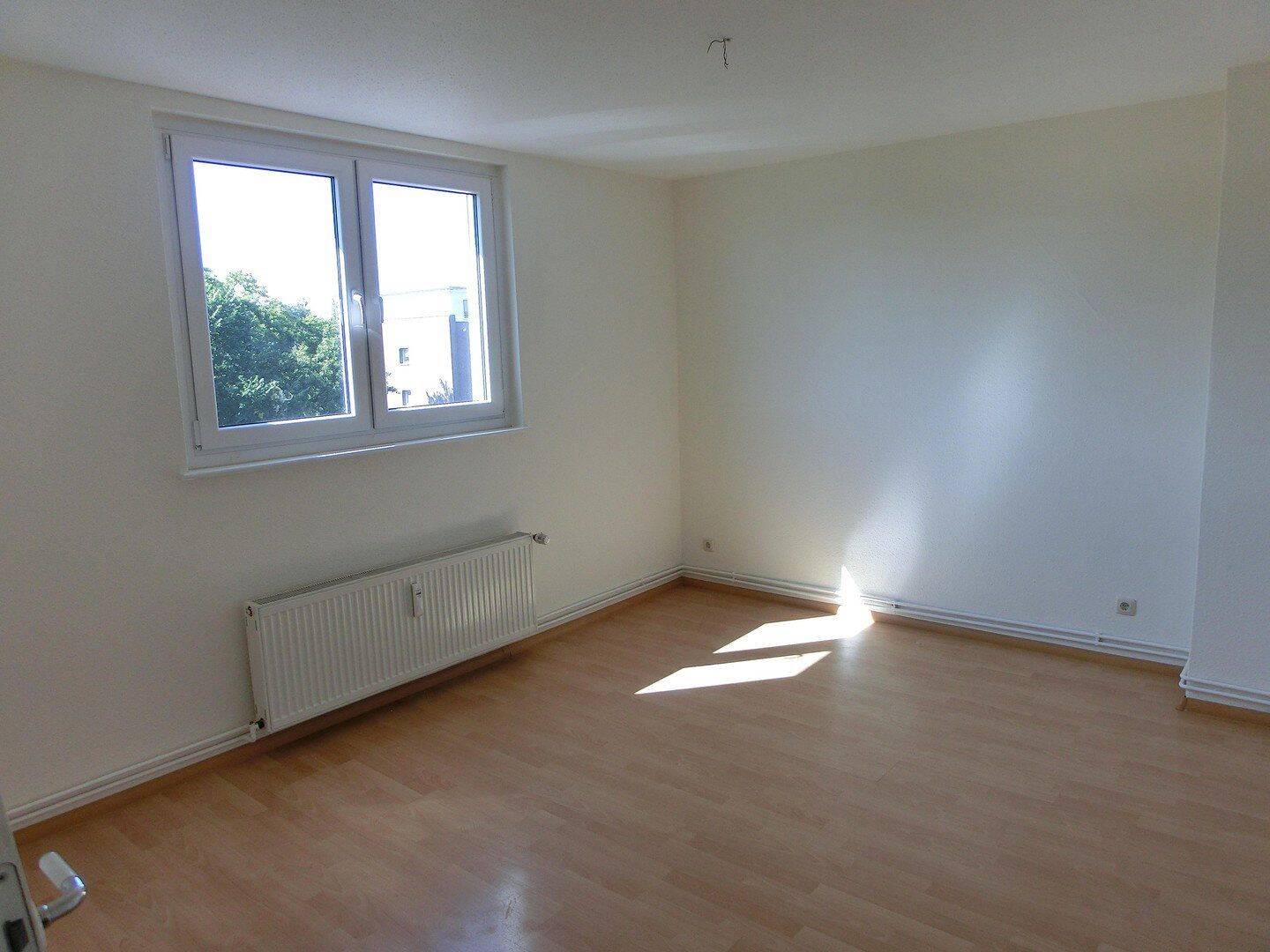 Schöne & helle 2-Zimmer-Wohnung mit Einbauküche – ab sofort verfügbar, 23554 Lübeck (Innenstadt Sankt Lorenz Nord Sankt Lorenz Süd)