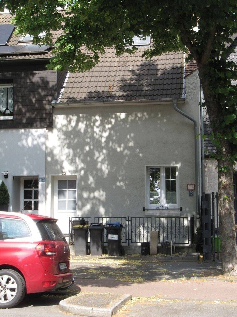 CHARMANT UND NEUWERTIG Saniertes Reihenhaus mit Keller und Terrasse, 47226 Duisburg (Bergheim Hochemmerich Rheinhausen-Mitte)