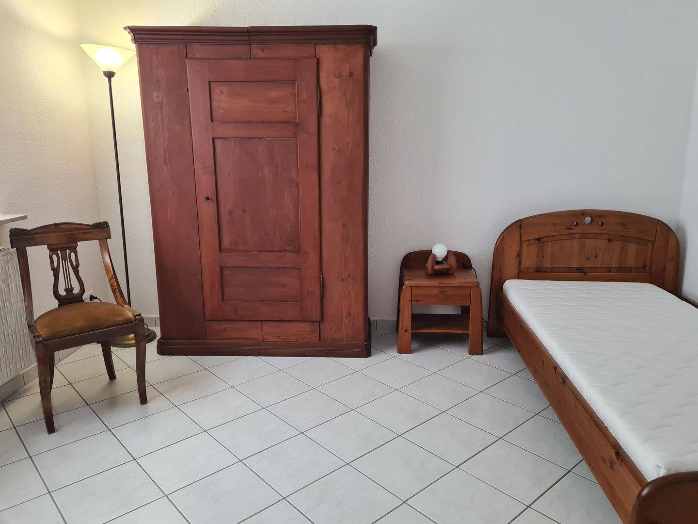 WG Zimmer an Studenten in schöner 4 Zimmerwohnung mit Terrasse zu vermieten, 70736 Fellbach