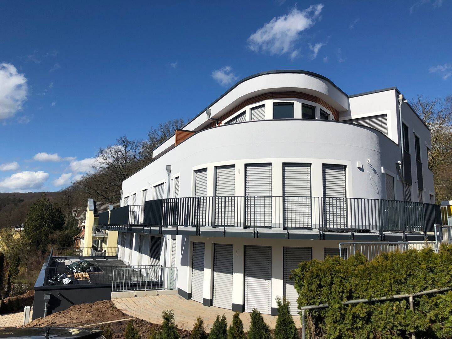 Exklusive und großzügig geschnittene 2 Zimmer-Wohung mit Balkon in gehobener Nachbarschaft, 35037 Marburg