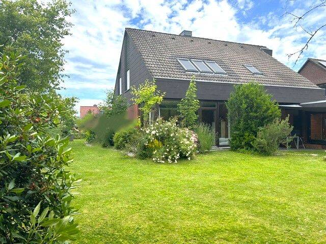 Schick – Braunschweig-Kanzlerfeld + + Keller + Doppelcarport + + Einliegerwohnung möglich + + 7 Zimmer, 38116 Braunschweig (Kanzlerfeld Lamme Lehndorf)