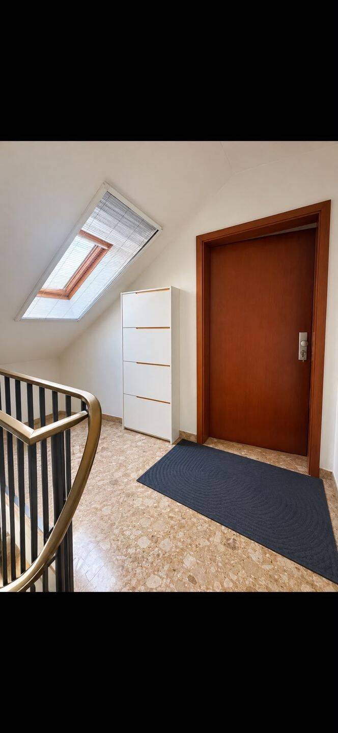 Gemütliche 2,5-Zimmer-Dachgeschosswohnung in Langweid am Lech, 86462 Langweid a. Lech