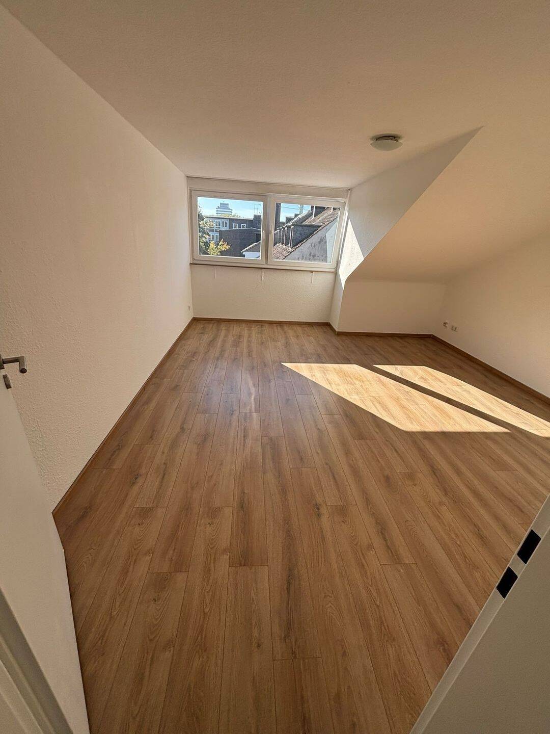 Schöne 1 Zimmerwohnung im 4. Obergeschoss – renoviert, 47058 Duisburg (Altstadt Duissern)