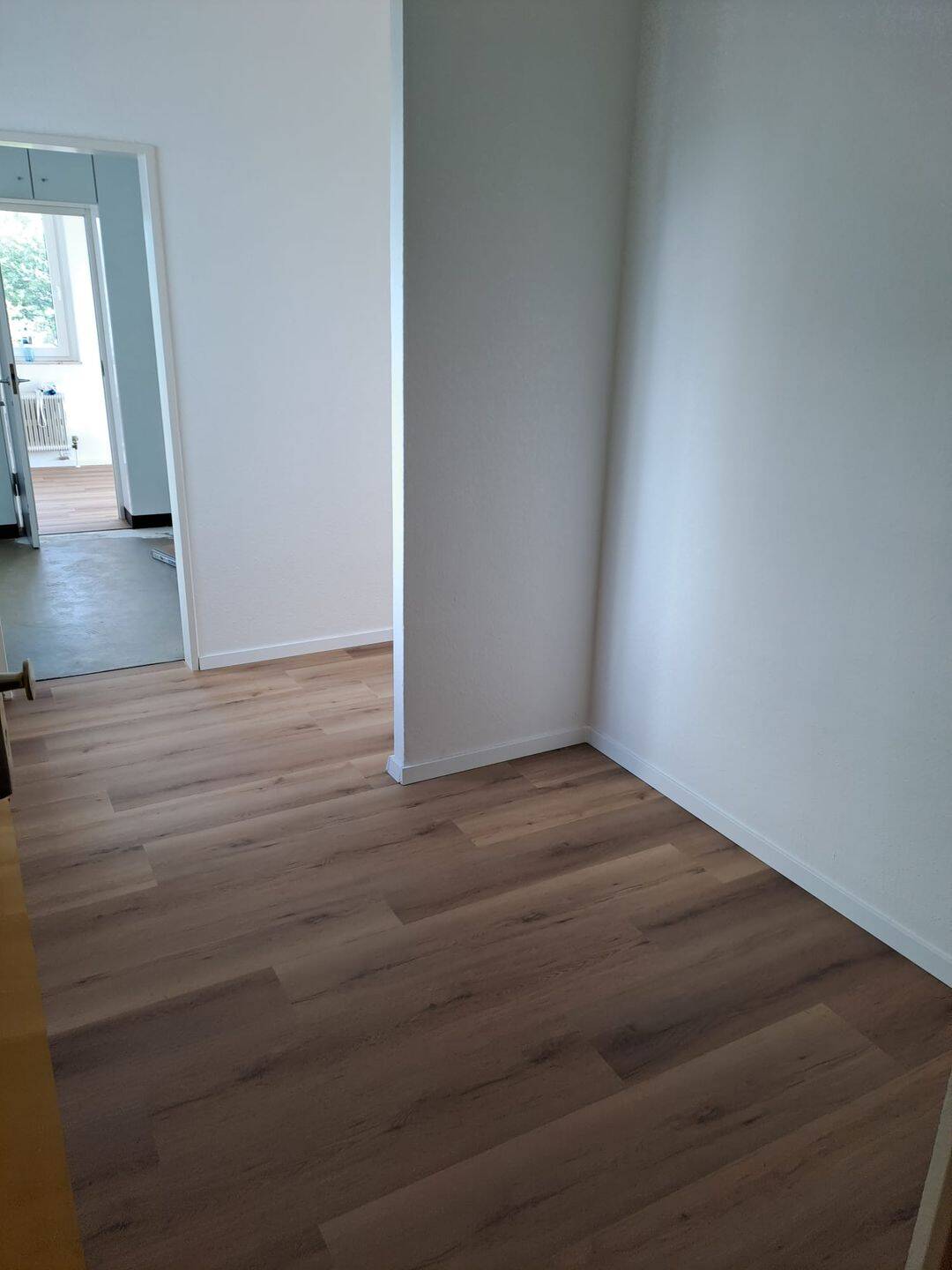 Komplett renoviert: Schicke 2-Zimmer-Wohnung mit Loggia, 32105 Bad Salzuflen