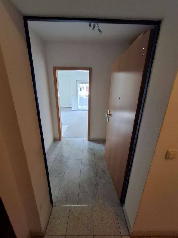TOLLE WOHNUNG IN RUHIGER LAGE IN UNINÄHE …, 9126 Chemnitz (Altchemnitz Bernsdorf Gablenz Lutherviertel Sonnenberg)