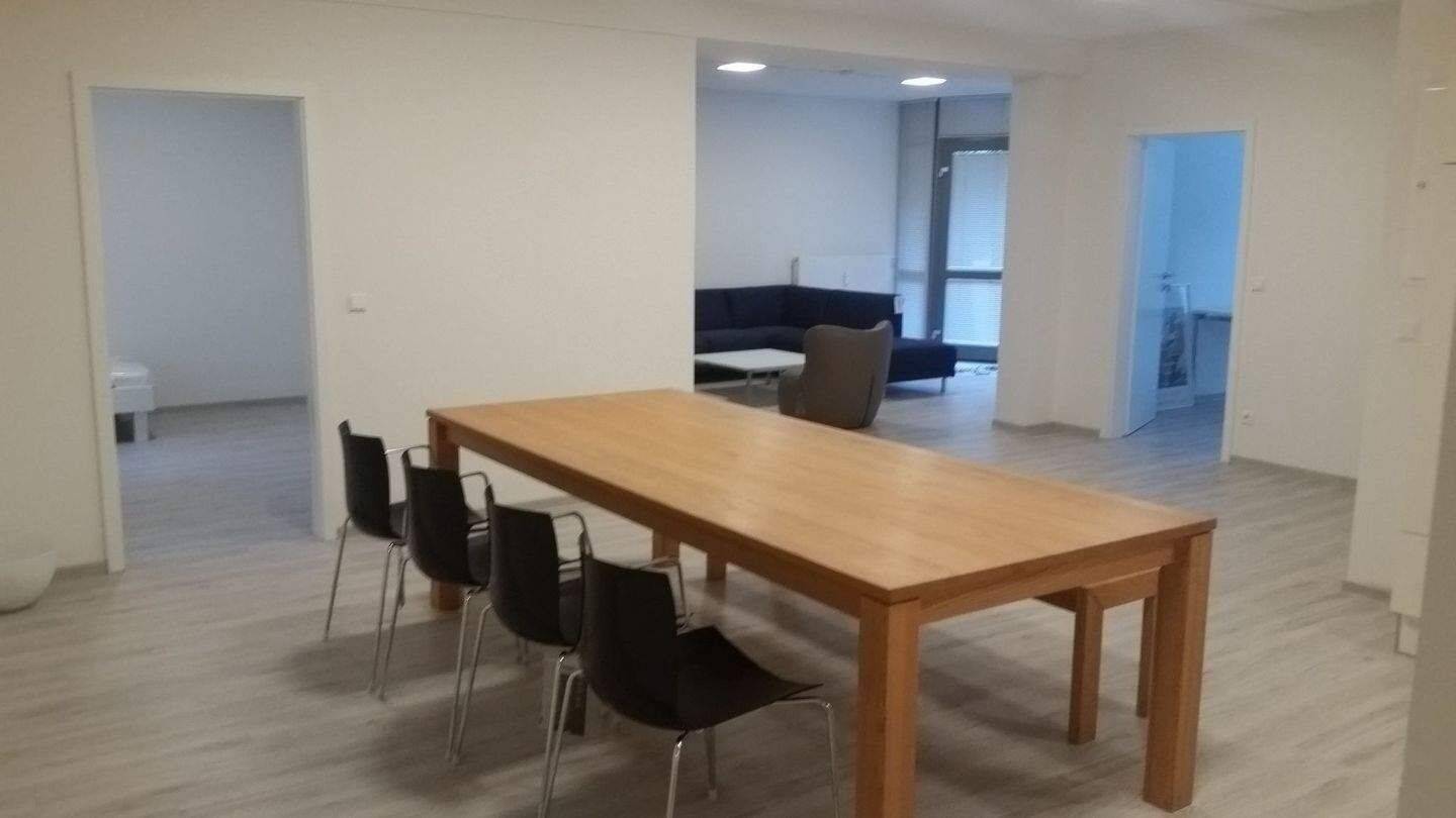Wohnen und Arbeiten… WG Wohnung… Büro… Kanzlei…..alles möglich!!, 71665 Vaihingen an der Enz