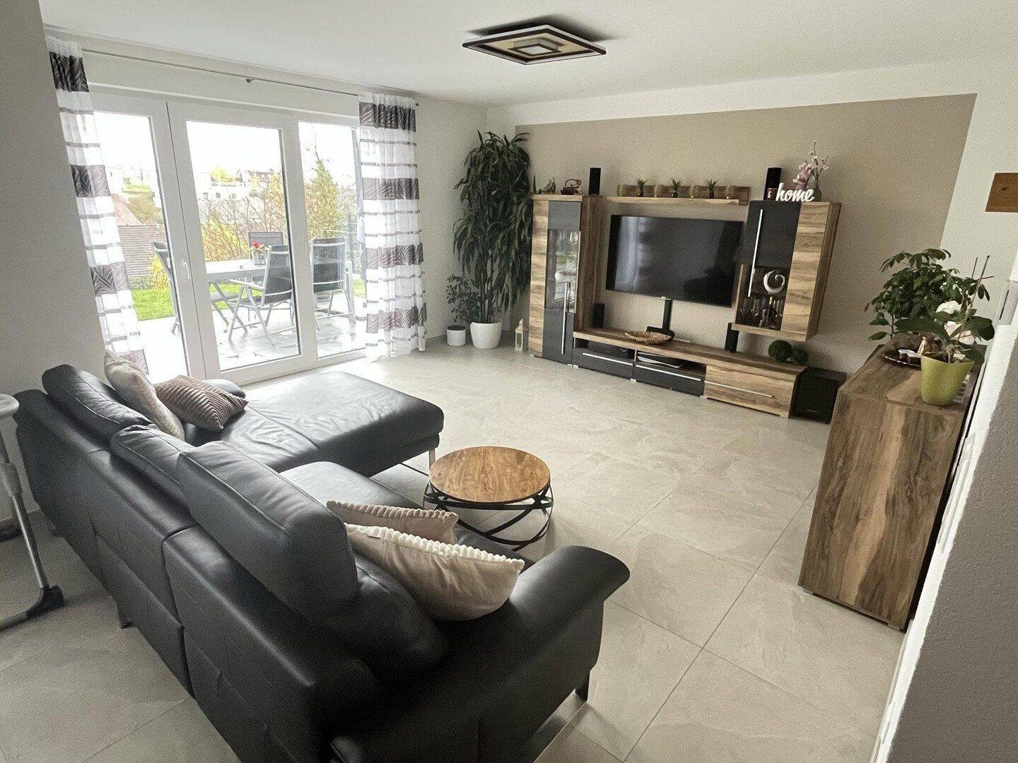 Exklusive 4-Zimmer-Gartenwohnung im Neubau mit großzügigem Garten, Einbauküche & E-Auto-Stellplatz, 75038 Oberderdingen