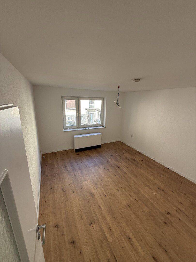 2-Zi-Wohnung mit Balkon in beliebter Lage von Essen-Holsterhausen, 45147 Essen (Frohnhausen Holsterhausen Rüttenscheid)