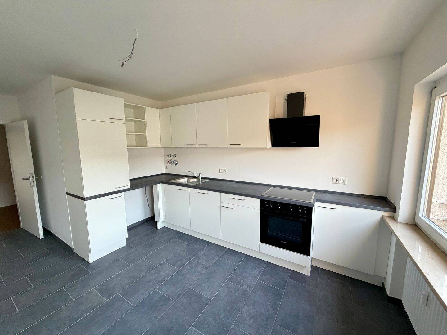 Umzugsbonus! 1. Monat kaltmietfrei – – Helle und großzügige 3-Zimmer-Wohnung mit EBK, 90461 Nürnberg