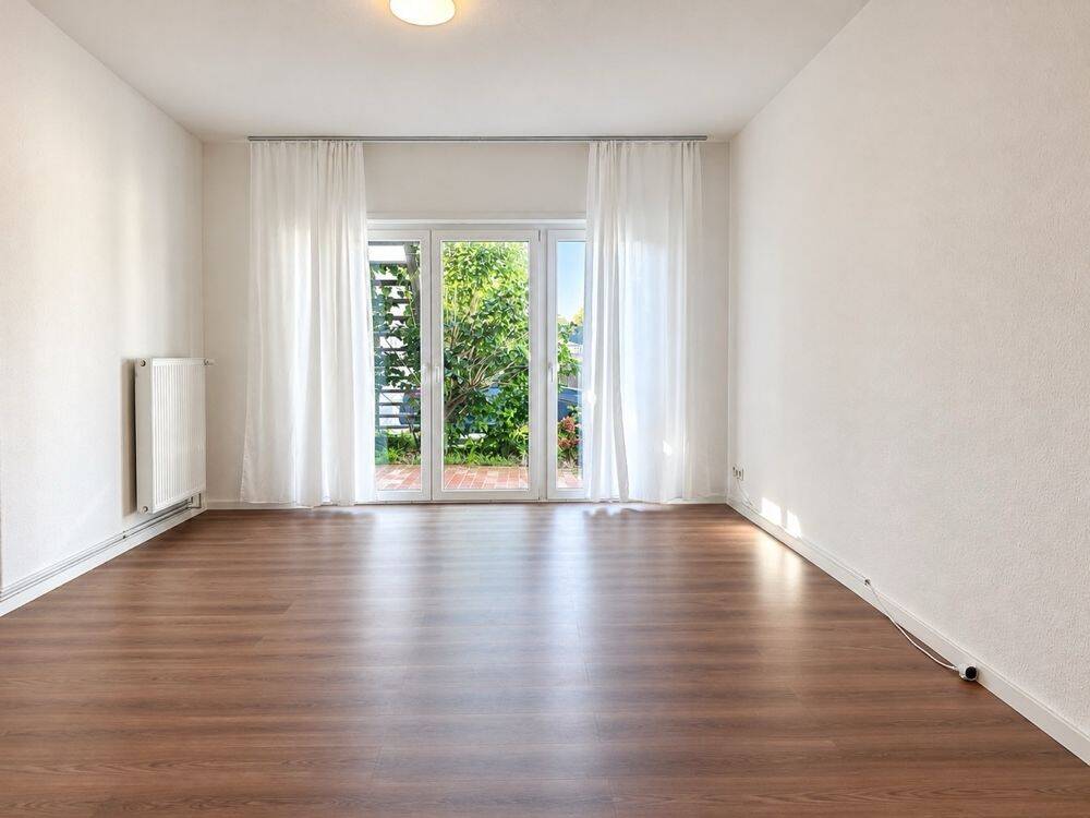 Stadtwohnung in Heide: 2-Zimmer-Wohnung in zentraler Lage mit Garage, 25746 Heide