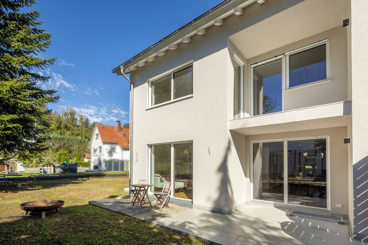 Exklusives Raumwunder – Großzügige Doppelhaushälfte mit Doppelgarage, 88319 Aitrach