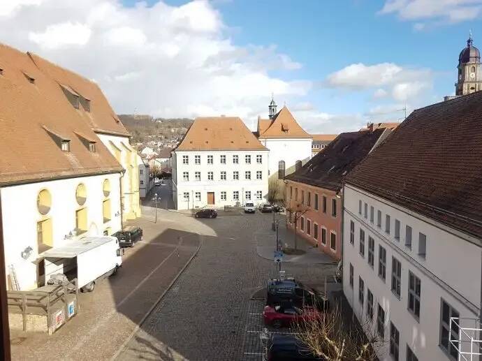 Wohnen über den Dächern der Altstadt – Traumhafte 2,5-Zimmer Dachgeschoßwohnung in bester Lage, 92224 Amberg