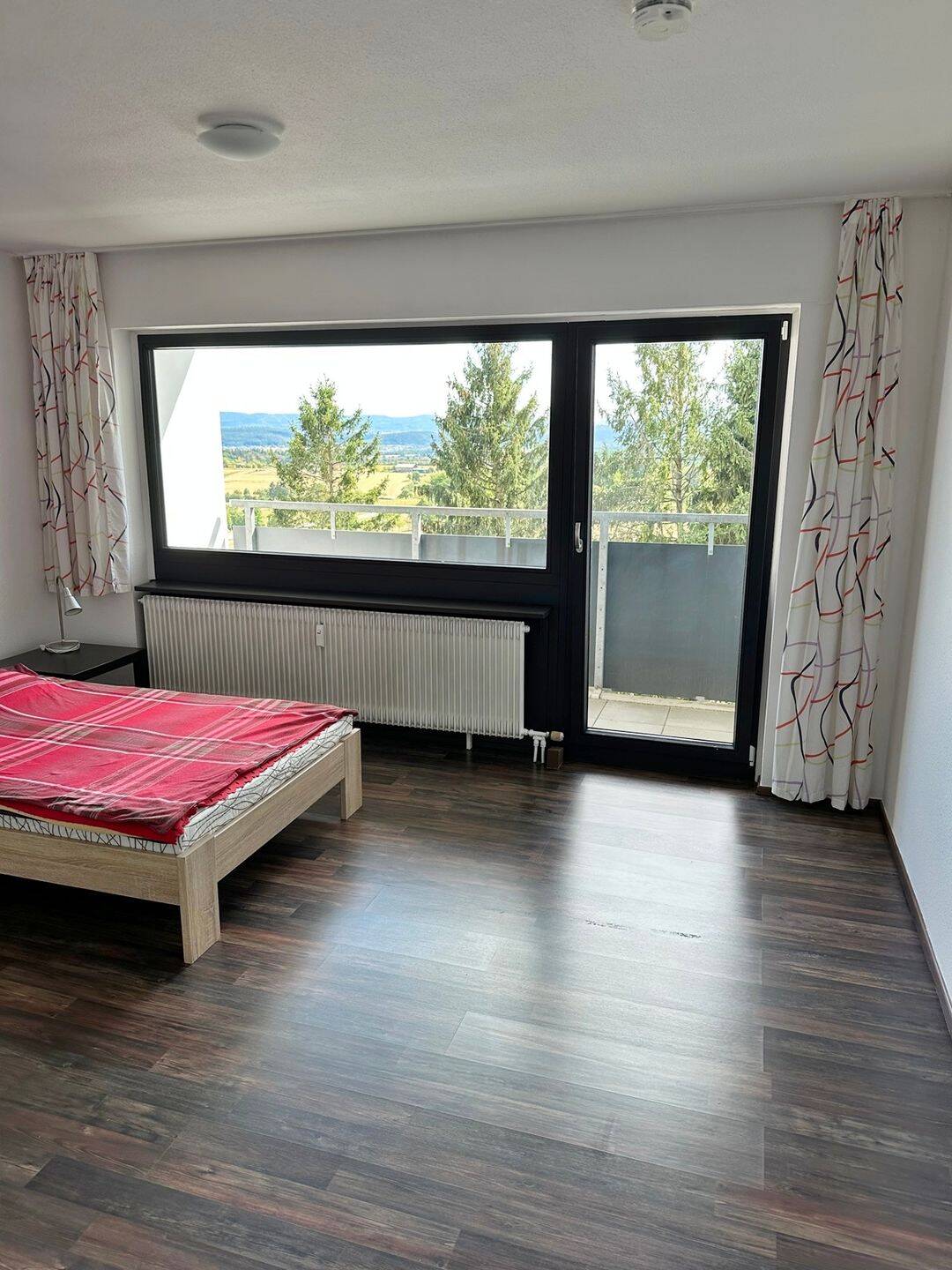 Gepflegtes Apartment mit Südbalkon und Einzelgarage – ruhige Waldrandlage, 72181 Starzach