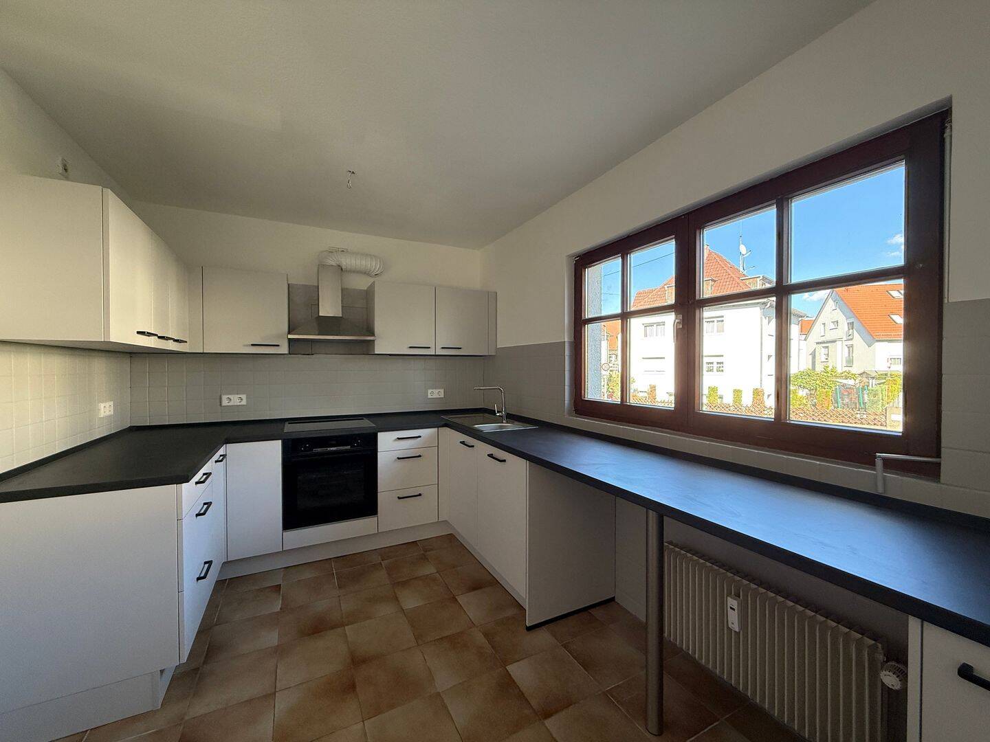 Traumhafte 108 m² Erdgeschosswohnung in Fellbach mit privatem Garten, Terrasse x2 & Stellplatz, 70736 Fellbach