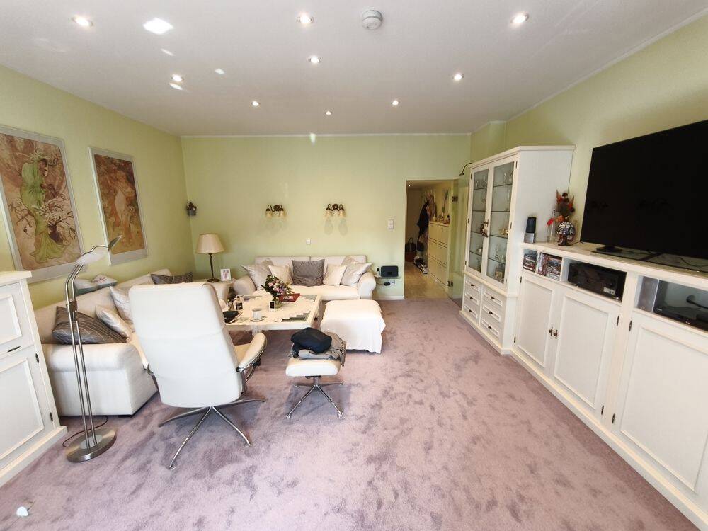 Stilvoll wohnen in Schöneberg: 2 Zimmer mit Balkon nahe dem Viktoria-Luise-Platz, 10777 Berlin (Charlottenburg-Wilmersdorf Schöneberg Wilmersdorf)