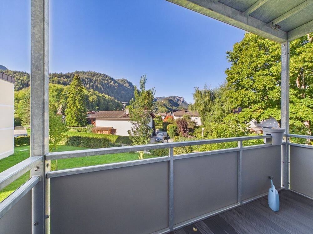 Gepflegte 2-Zimmer-Wohnung mit Balkon und traumhaftem Bergblick, 83435 Bad Reichenhall