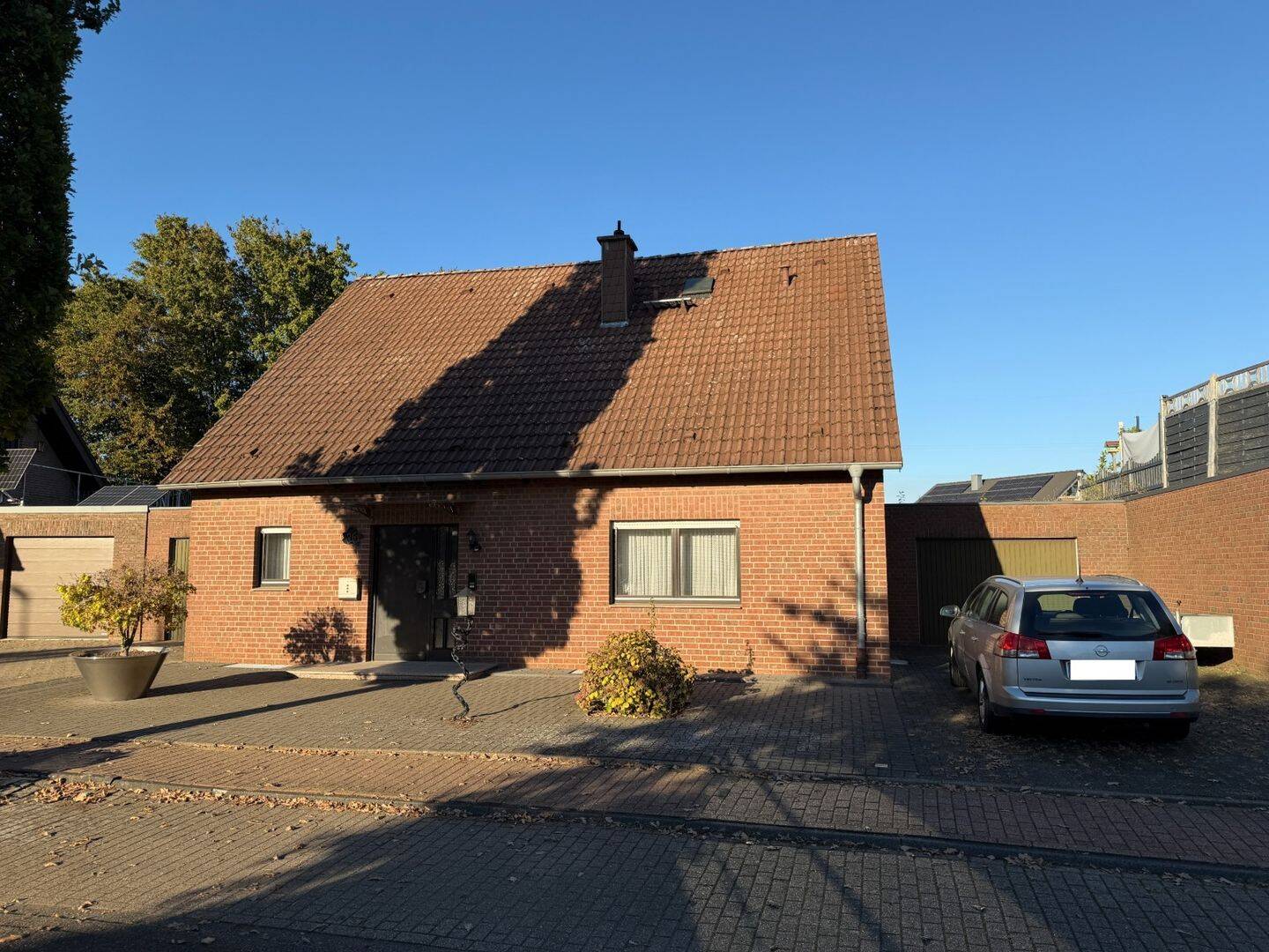 Viel Platz zum Wohlfühlen – großzügiges Einfamilienhaus zur Miete in Jüchen-Garzweiler, 41363 Jüchen