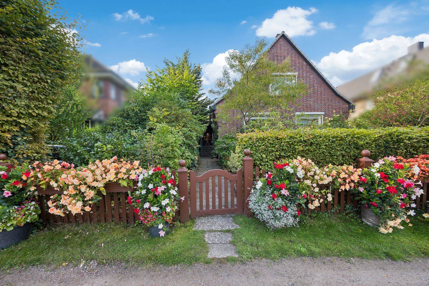 Charmantes Rotklinkerhaus auf großem Grundstück in HH-Wellingsbüttel Alstertal, 22391 Hamburg (Wandsbek)