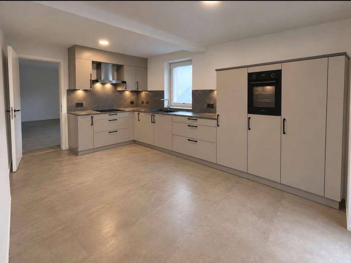 5,5-Zimmer-Wohnung mit 135 m² – kernsaniert, Einbauküche, Balkon & 2 Stellplätze in Altingen, 72119 Ammerbuch