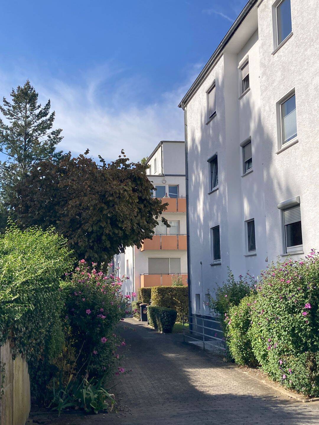 Sanierte Balkonwohnung mit Weitblick, neuem Bad u. EBK, 61350 Bad Homburg v.d. Höhe