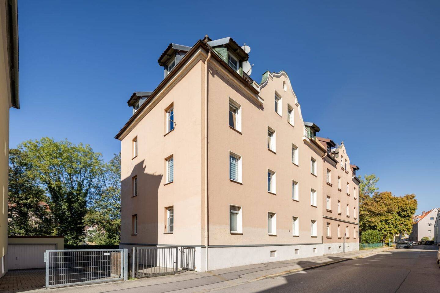 Stilvoll modernisierte 3-ZKB mit Altbaucharme in Augsburg, 86153 Augsburg (Innenstadt)