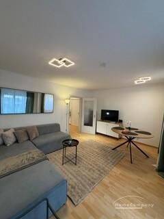 Modern möbliertes 1-Zimmer-Apartment mit Balkon, 80997 München (Allach-Untermenzing Moosach Pasing-Obermenzing)
