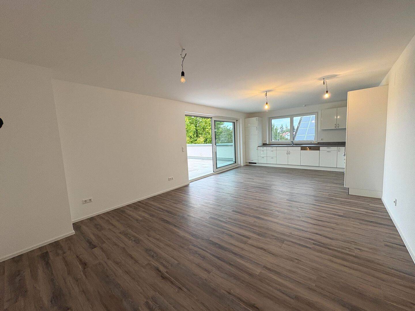 Erstbezug einer hochwertigen 3-Zimmerwohnung mit großer Dachterrasse in Laupheim, 88471 Laupheim