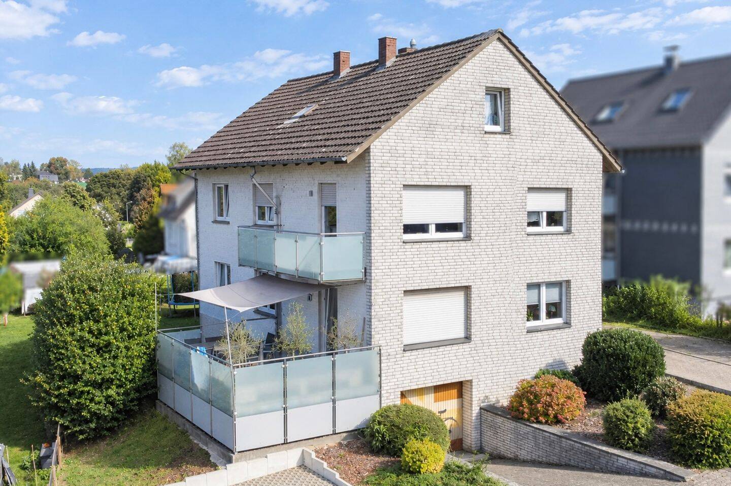 Renoviert, modern, viel Platz – Zweifamilienhaus mit ausgeb. Dachgeschoss in Oetinghausen, 32120 Hiddenhausen