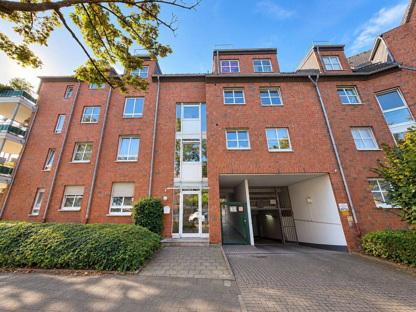Individuelles Wohnen über zwei Ebenen! Maisonette mit 2 Dachterrassen, 41462 Neuss