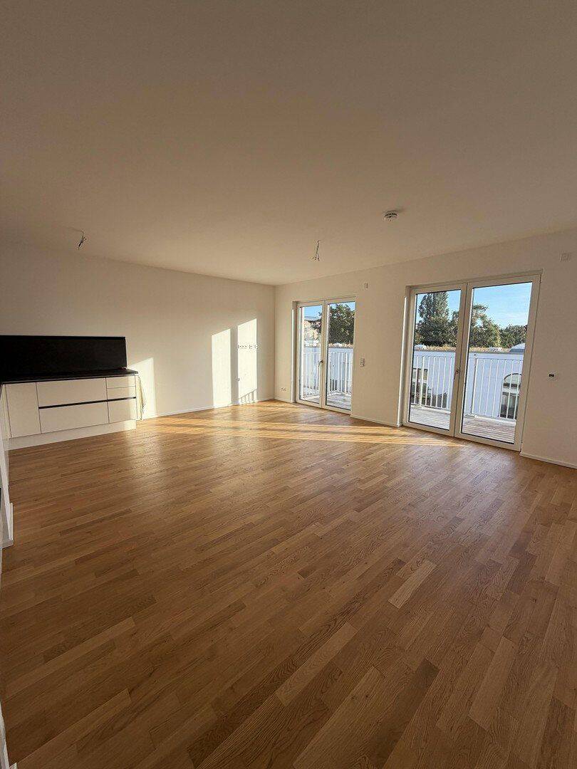 Modern wohnen mit Weitblick in Lichtenberg: 4 Zimmer, Neubau mit Fußbodenheizung, 10317 Berlin (Friedrichshain-Kreuzberg Friedrichsfelde Lichtenberg Rummelsburg)