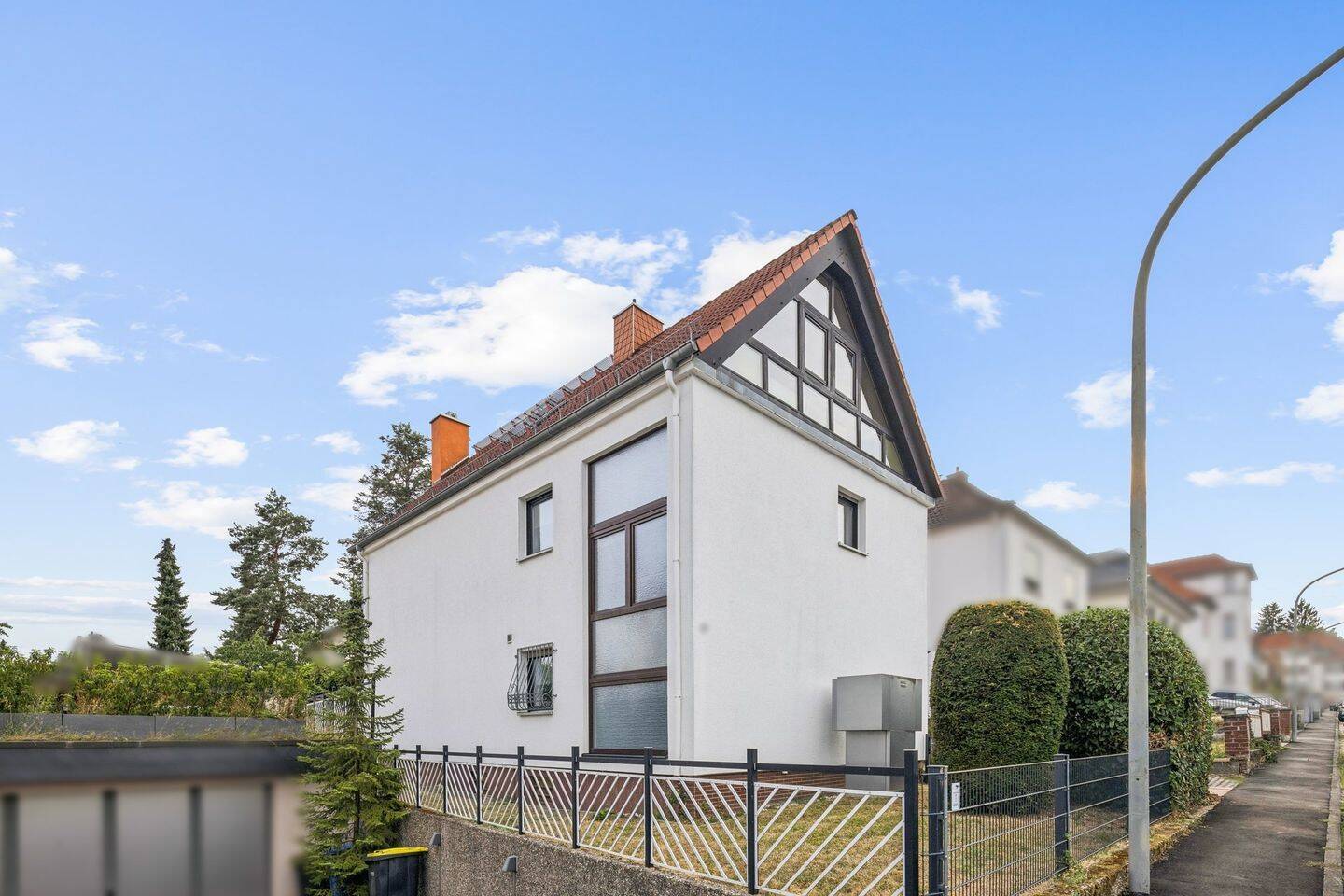 Sofort verfügbar: Individuelles Einfamilienhaus in attraktiver Wohnlage von Butzbach, 35510 Butzbach