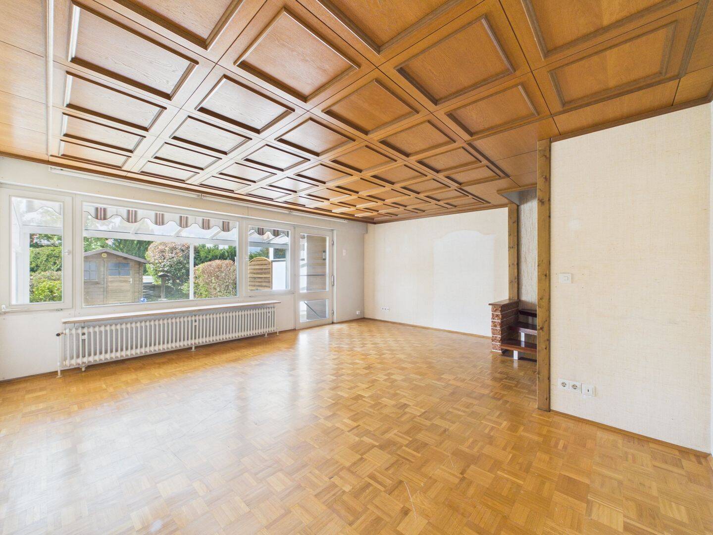 Wohnen mit besonderem Charakter – Charmantes 5-Zimmer-Split-Level-Haus mit idyllischem Garten, 85604 Zorneding