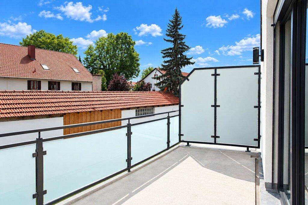 **Sonniger Wohntraum** Tolle 3 Zimmer-Whg. mit EBK + traumh. Balkon, TG + Stpl., Neufahrn (S1), 85375 Neufahrn b. Freising