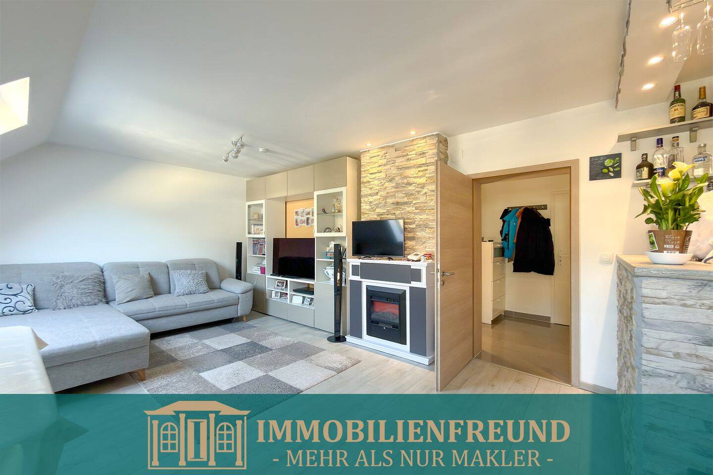 + Perfekt für WG oder Familie + Helle 3 Zi.-Dachgeschosswohnung am Nützenberg +, 42115 Wuppertal (Elberfeld)