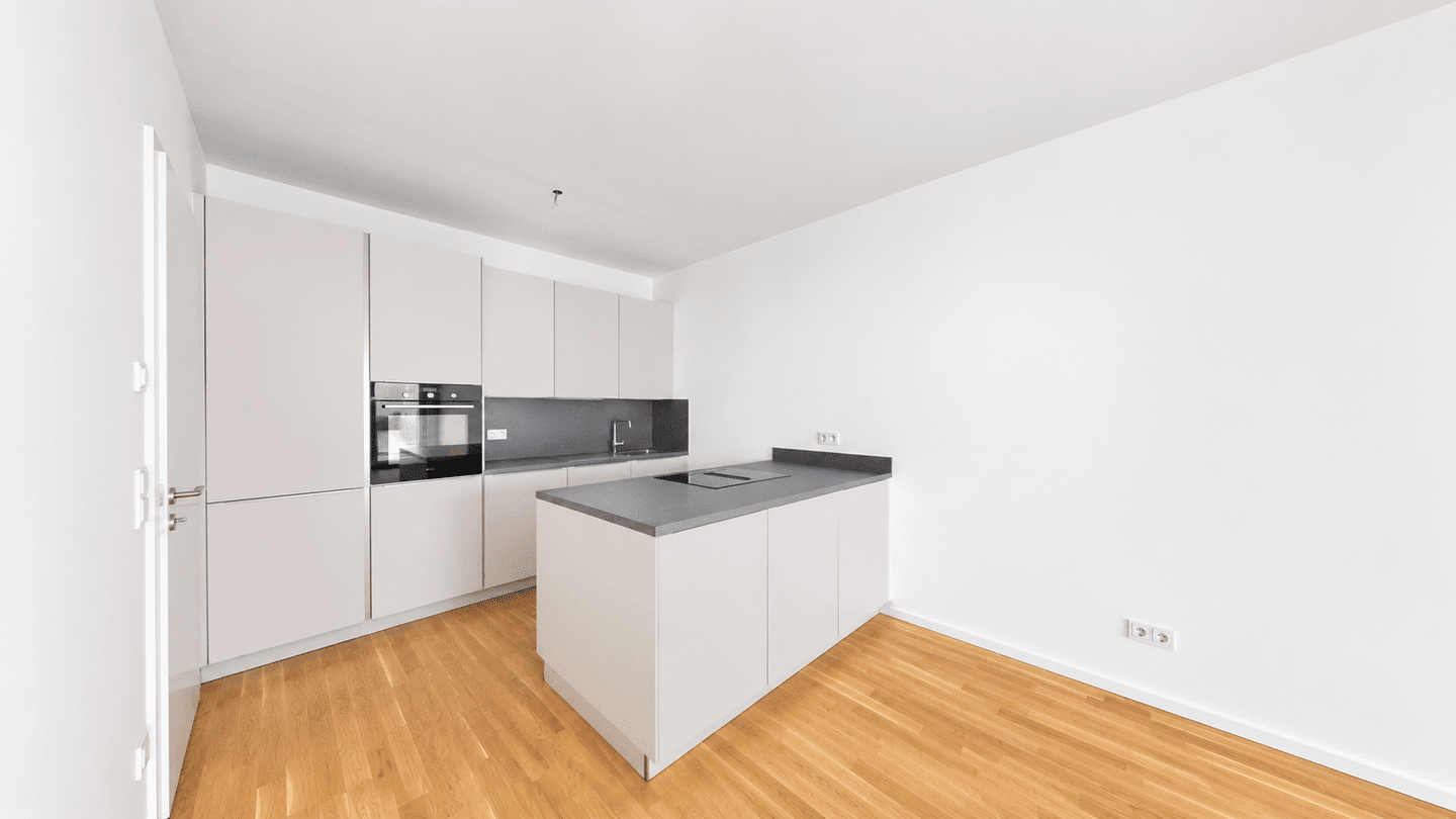 ERSTBEZUG: 2-ZIMMER-WOHNUNG MIT KOCHINSEL, ANKLEIDE & LOGGIA, 85354 Freising