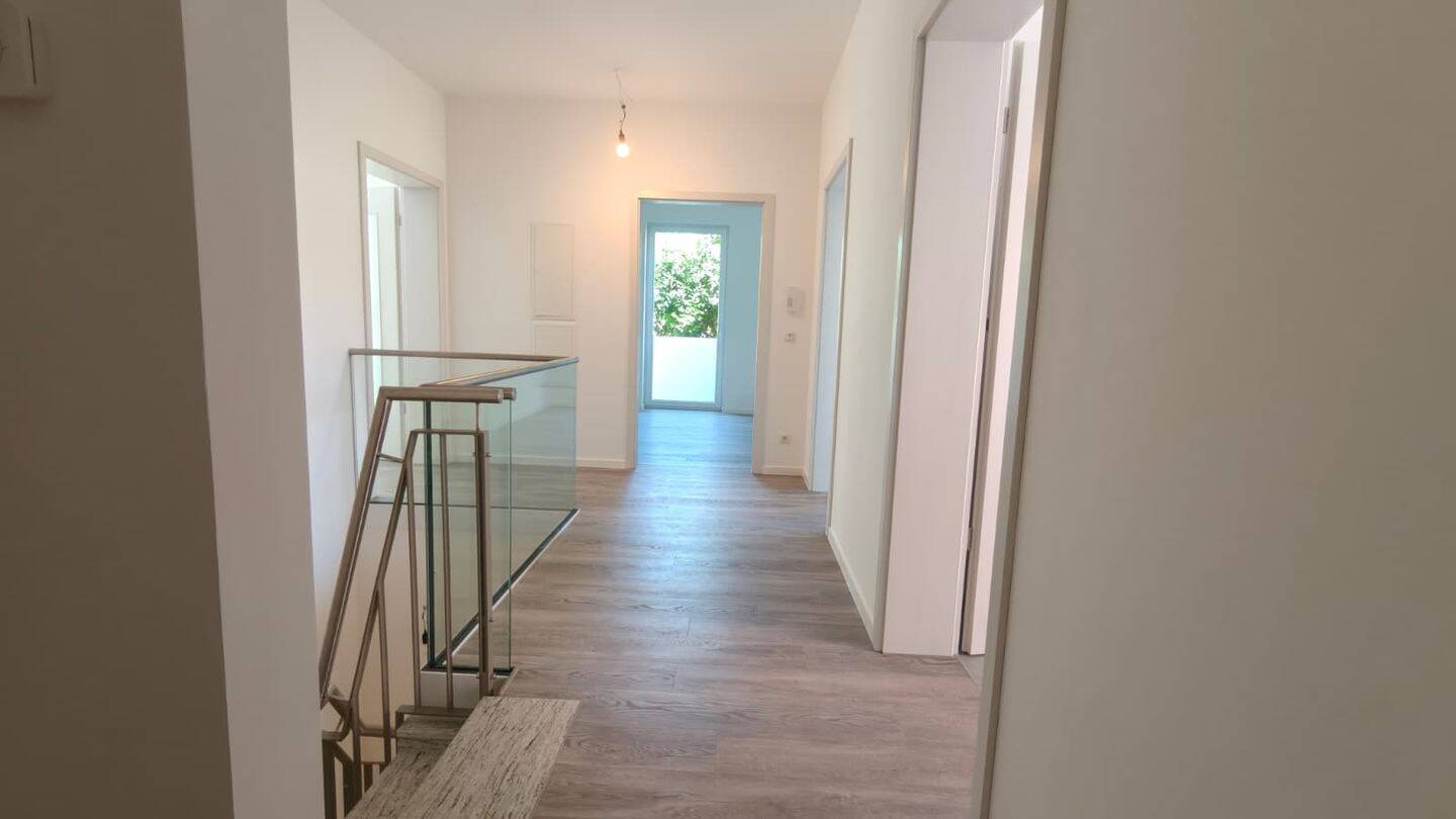 Modernes Wohnerlebnis für die ganze Familie mit Terrasse und eigenen Gartenanteil, 99867 Gotha