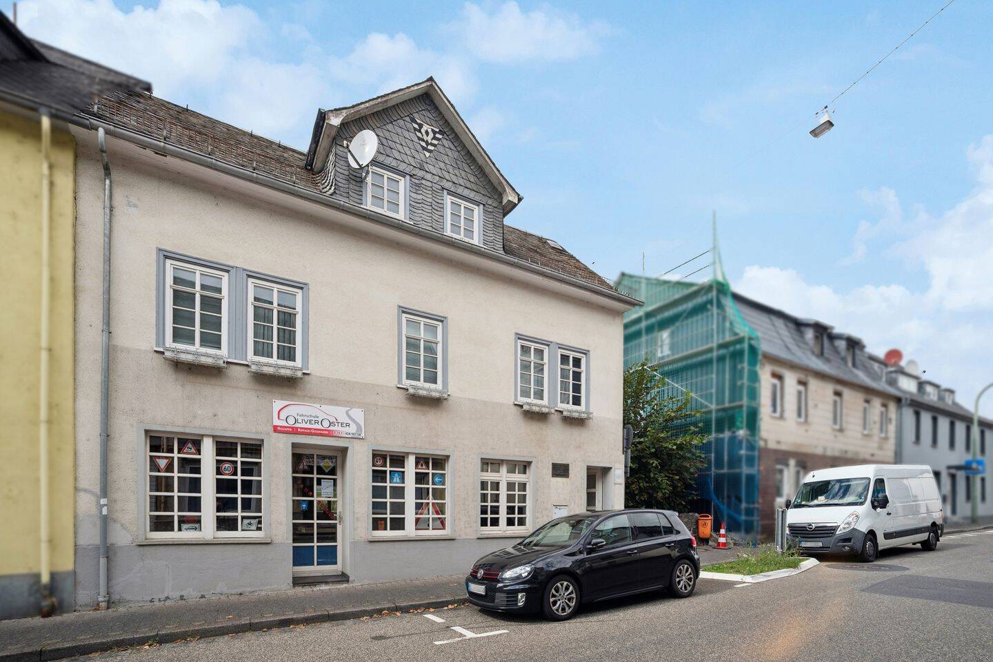 Viel Platz – Dieses Wohn- und Geschäftshaus mit Garage und Werkstatt bietet Ihnen einige Optionen!!, 56379 Holzappel
