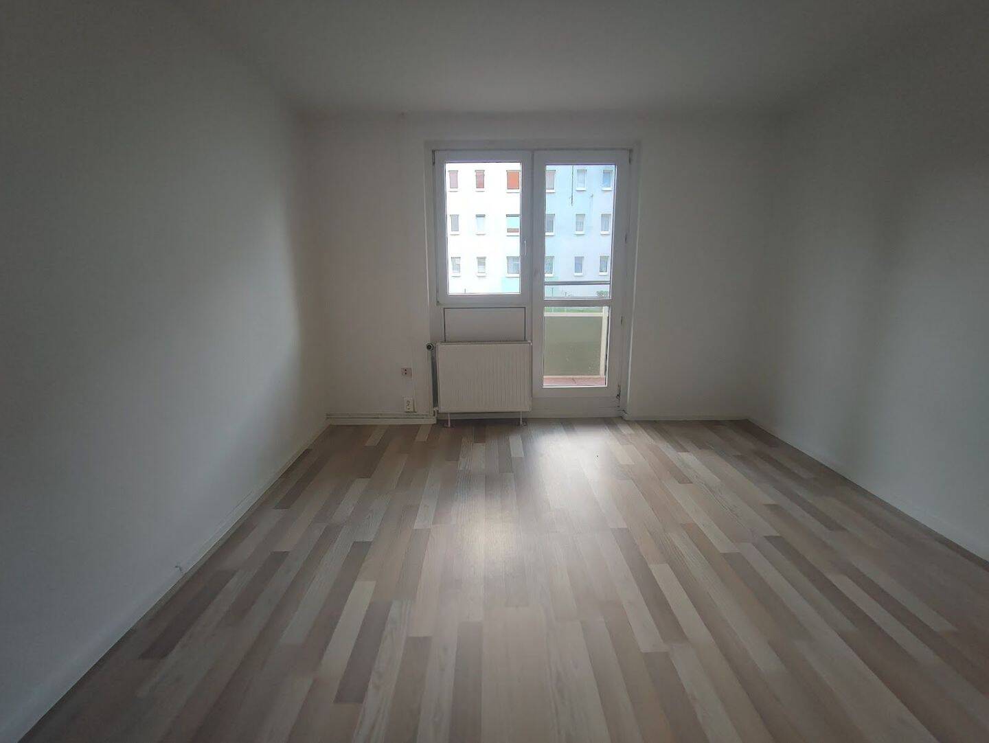 Erdgeschosswohnung- schnell einziehen und Miete sparen, 6217 Merseburg