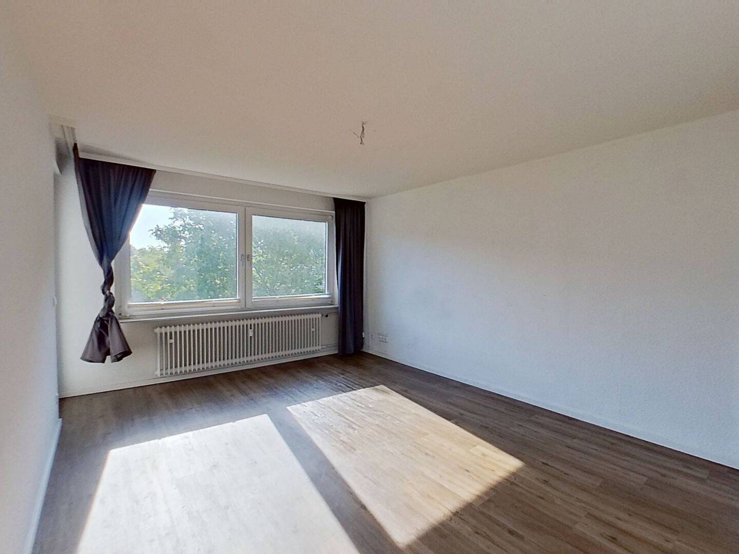 Schöne 3-Zi.-Whg. mit BALKON, EBK und viel Lichteinfall, 29227 Celle