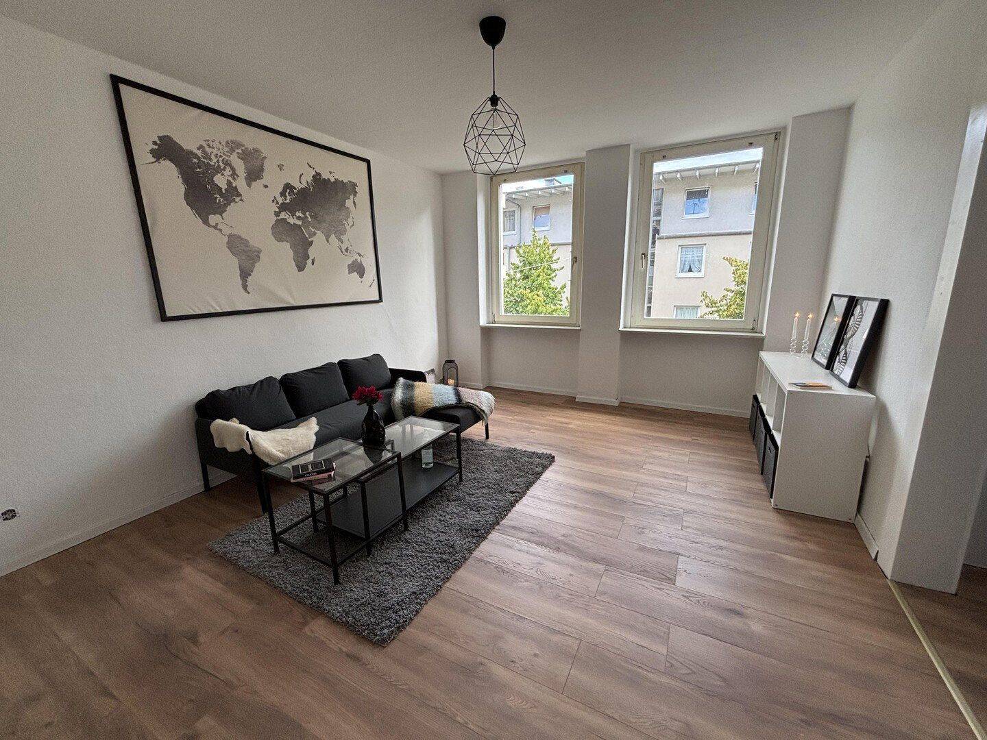 Lichtdurchflutete renovierte 54qm-Wohnung inkl. Einbauküche & Möbel, 42105 Wuppertal (Elberfeld)